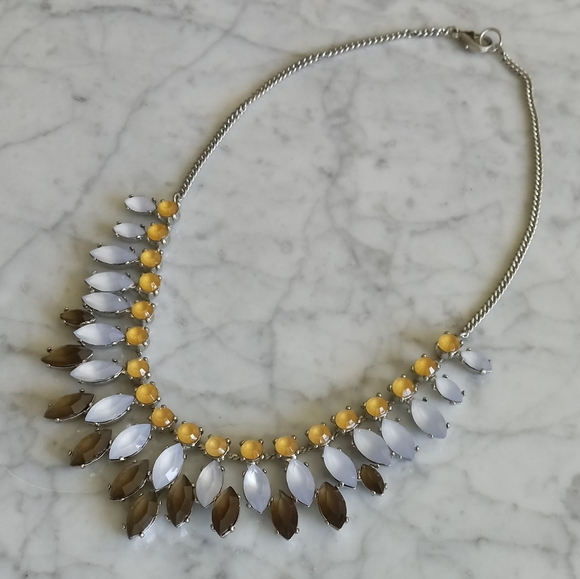 🌼 NWOT Banana Republic multi-tone necklace